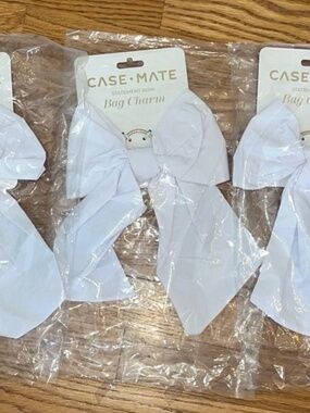 Case-Mate Casemate White Statement Bow Bag Charms Set of 3